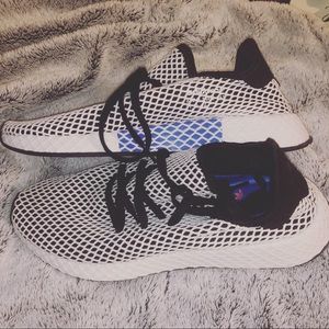 FOR TRADE black adidas deerupt running shoes